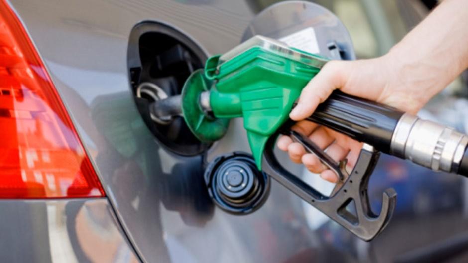 Petrobras reduz preço da gasolina pelo terceiro dia consecutivo