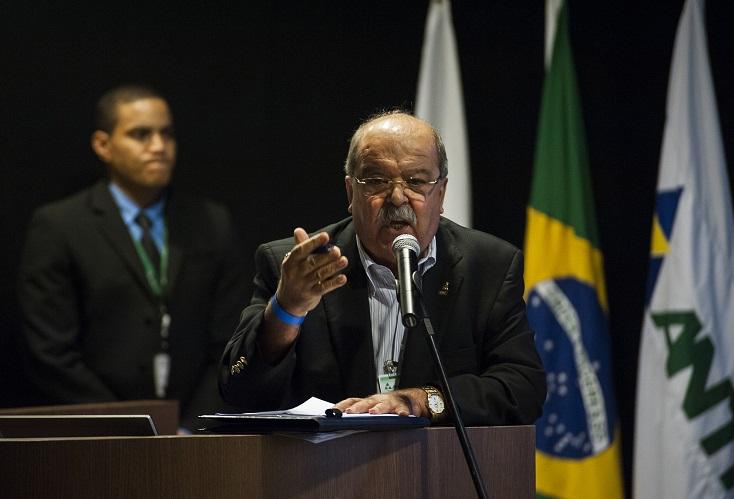 Redução de 10% na cotação de diesel não é suficiente, diz presidente da Abcam