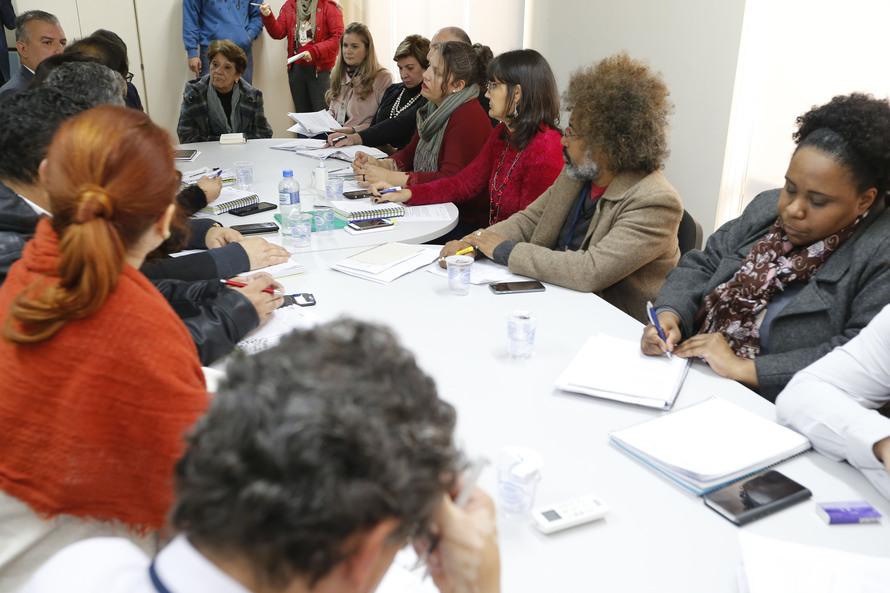Comissão vai retomar tema sobre salário de professores