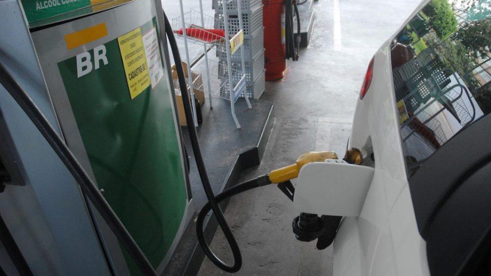 Petrobras anuncia nova queda nos preços da gasolina e do diesel para esta quinta-feira