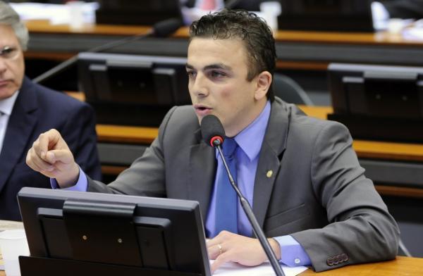 Parecer de Aliel facilita Projeto de Lei de iniciativa popular