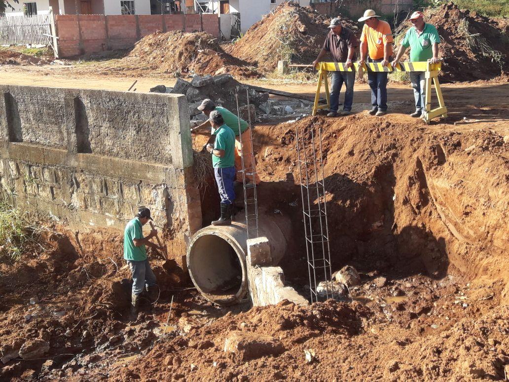 Pavimentação da Rua Maringá movimenta bairro Primavera