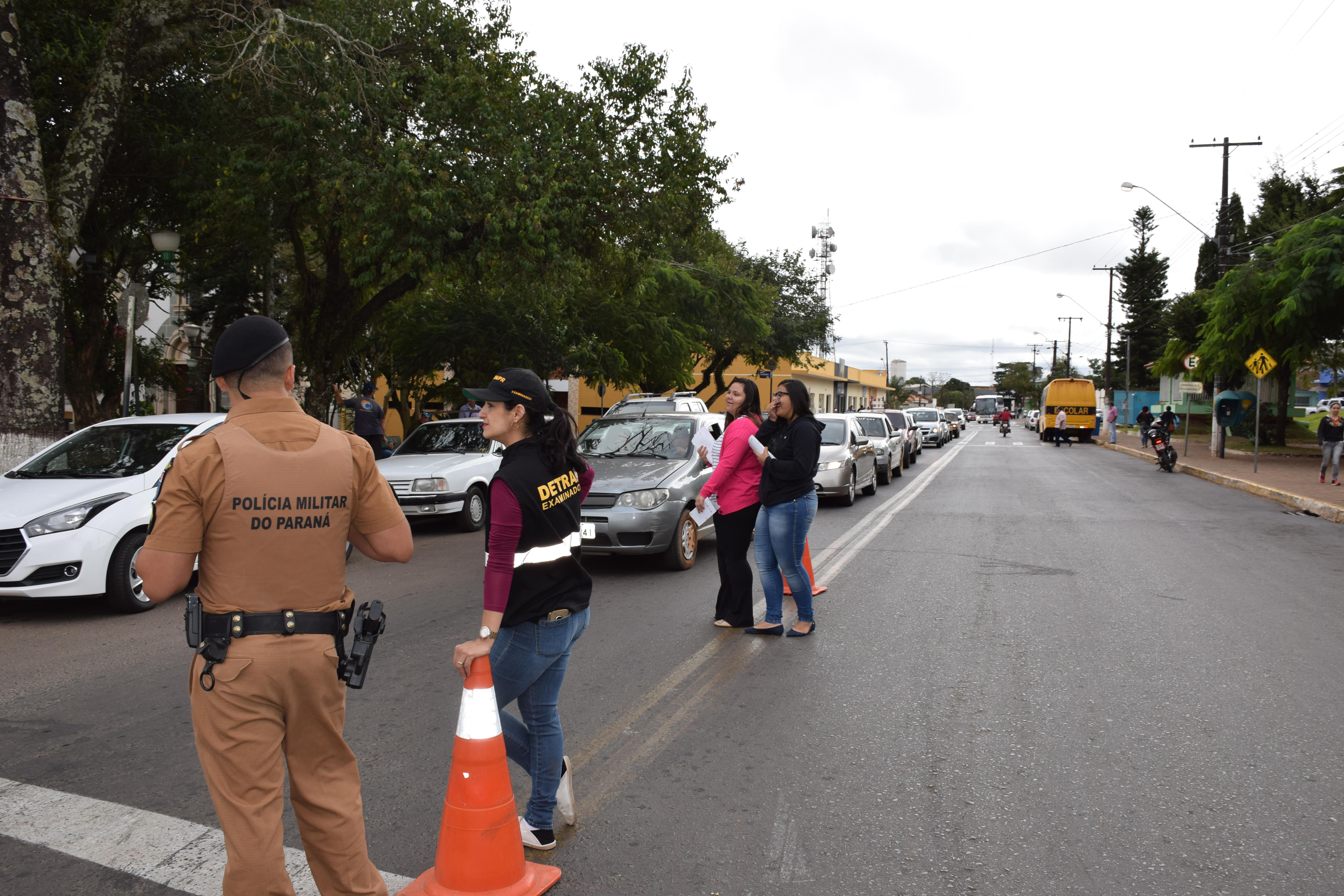 Ciretran e PM de W. Braz promovem Blitz para conscientizar motoristas e pedestres