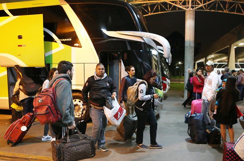Ônibus de viagem ficam 5,09% mais caros nas linhas que ligam cidades do Paraná