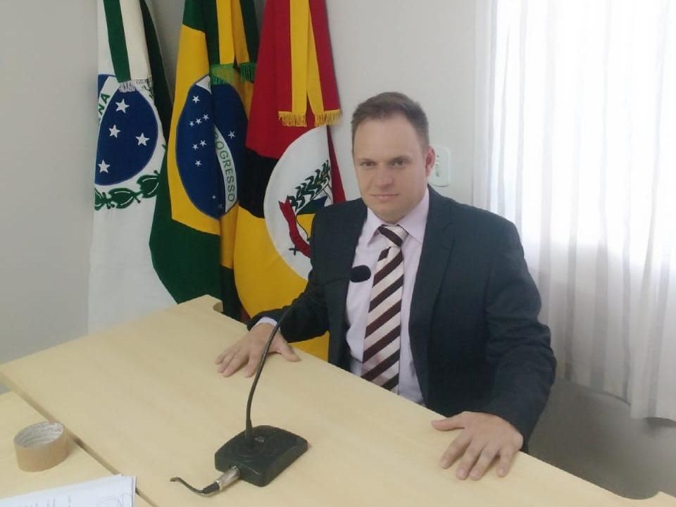 Vereador cobra Executivo pelo pagamento do adicional de Insalubridade e periculosidade