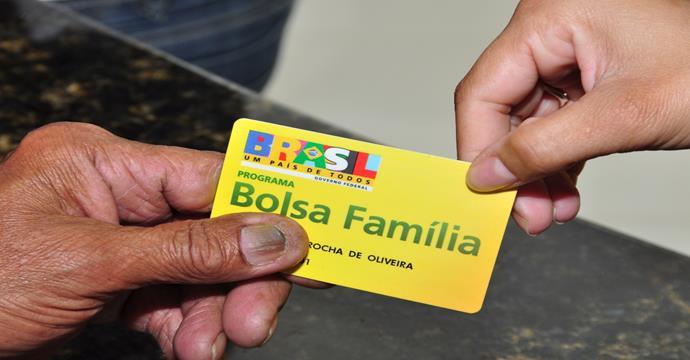 392 mil famílias saíram da lista de beneficiários do Bolsa Família