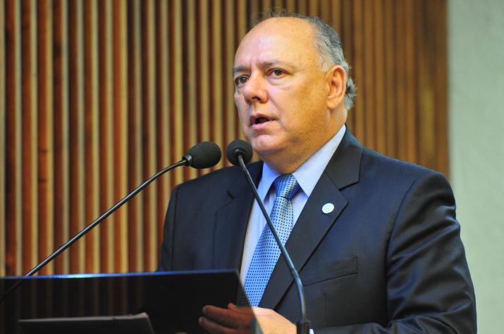 Deputado destaca qualidade da carne de frango brasileira e protesta contra embargo