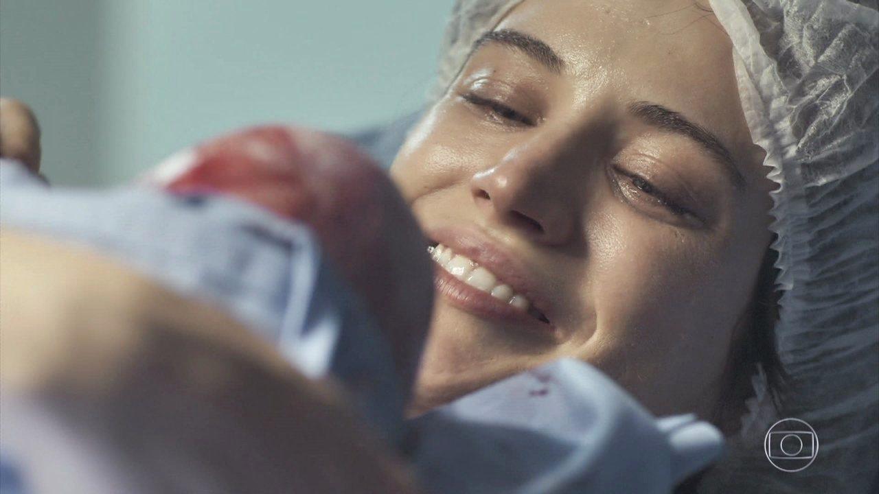 'O outro lado do Paraíso' - Clara pode morrer ao dar a luz