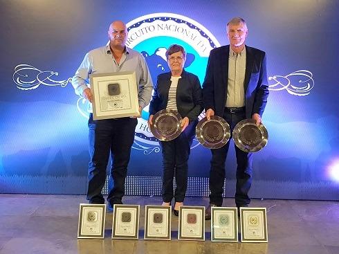 Produtores de Arapoti recebem prêmio de melhores criadores de gado Holandês