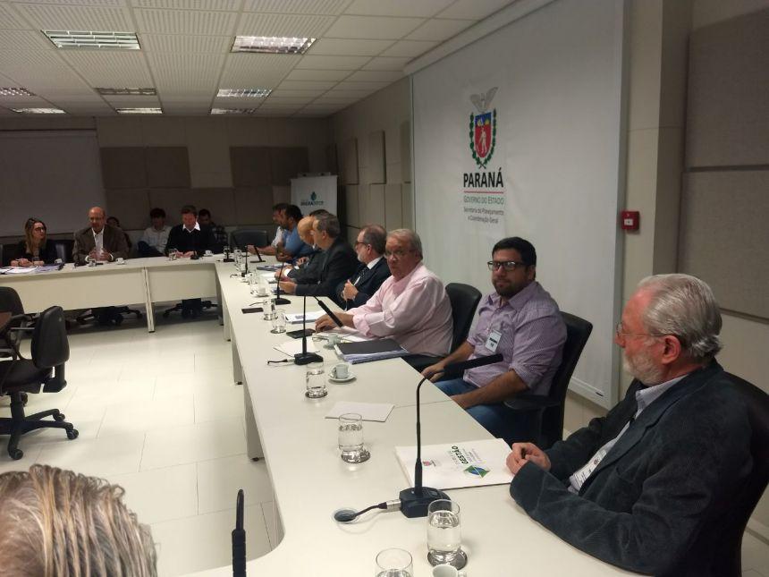 Prefeitos e equipe técnica do projeto Angra Doce se reúnem em Curitiba