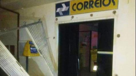 Vigilante é feito refém durante assalto a agência dos Correios