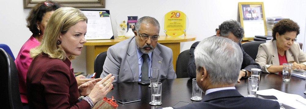 PT fará vaquinha para que Lula não 'morra de fome e de sede'