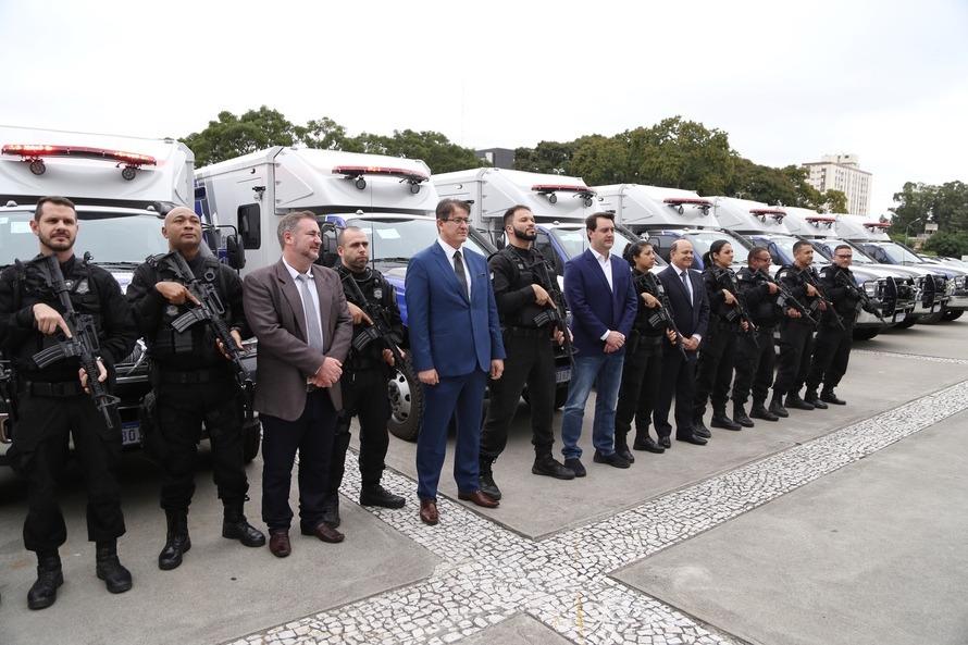 Governo do Estado entrega armas, equipamentos e veículos de escolta ao Depen