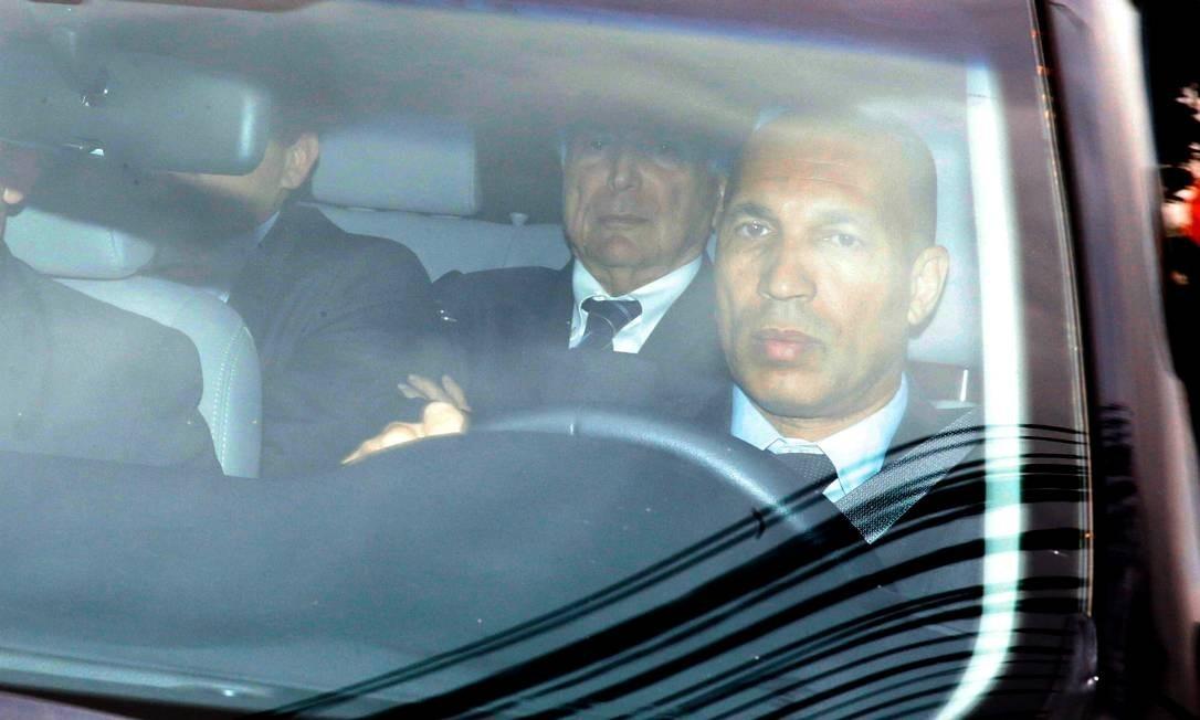 Ex-presidente Michel Temer se entrega na sede da Polícia Federal