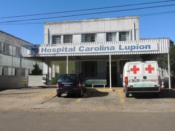 Idoso de 64 anos leva facada na cabeça em briga familiar