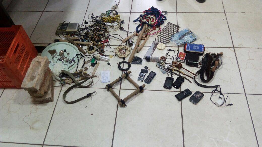 Em mais uma operação Bate Grade, diversos objetos são encontrados em cadeia pública