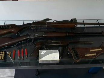 Homem é preso em Santana do Itararé com três armas e munição de uso restrito