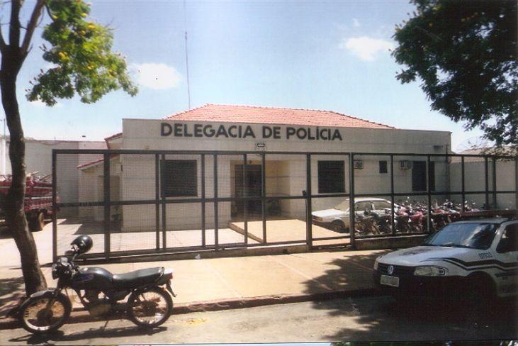 Assaltante invade residência, é mordido por cachorro e acaba detido pela população