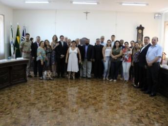Médicos recebem título de cidadão honorário de Jacarezinho
