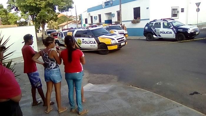 Após denúncia de motim, operação policial apreende diversos objetos nas celas