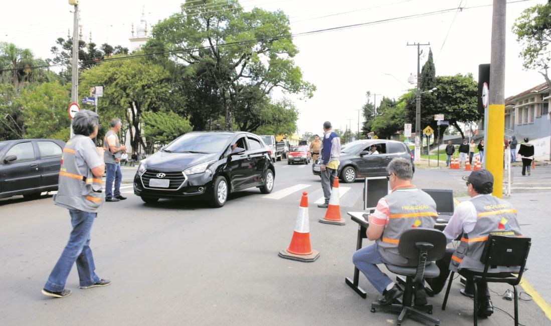 Operação IPVA aborda mais de mil veículos em W. Braz