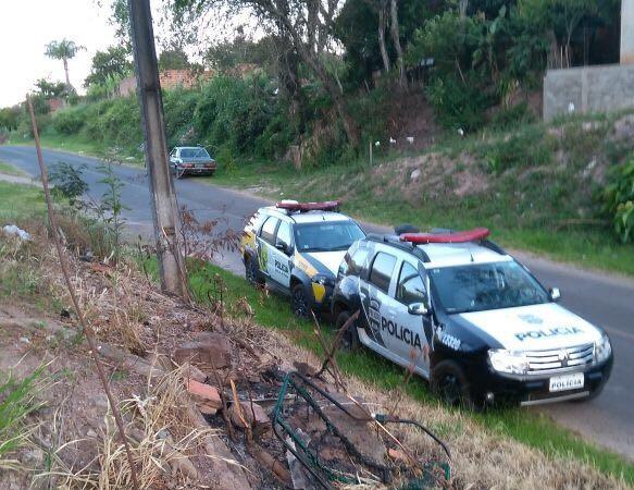 Homem leva quatro tiros enquanto dormia e morre no distrito da Platina