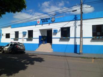 Adolescente tenta engolir bucha de maconha para enganar policiais
