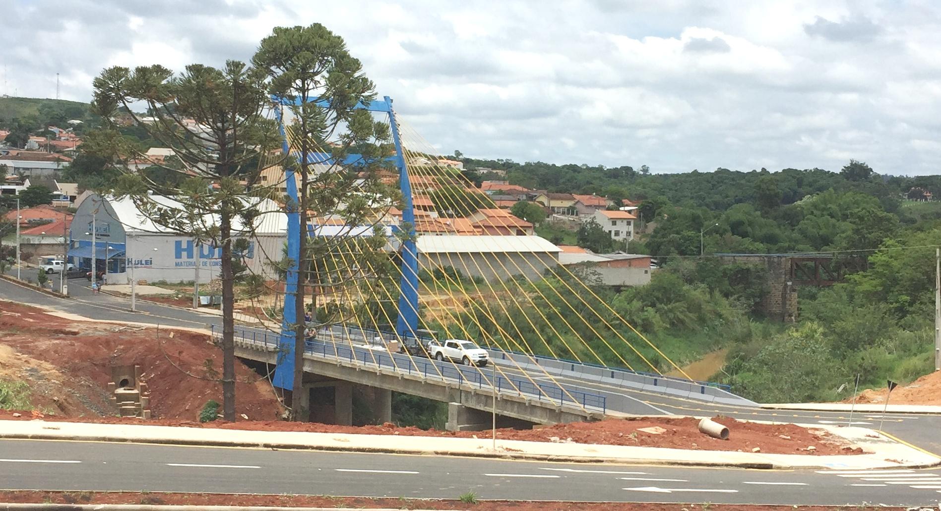 Nova ponte estaiada de Pinhalão é alvo de marginais antes mesmo de ser inaugurada
