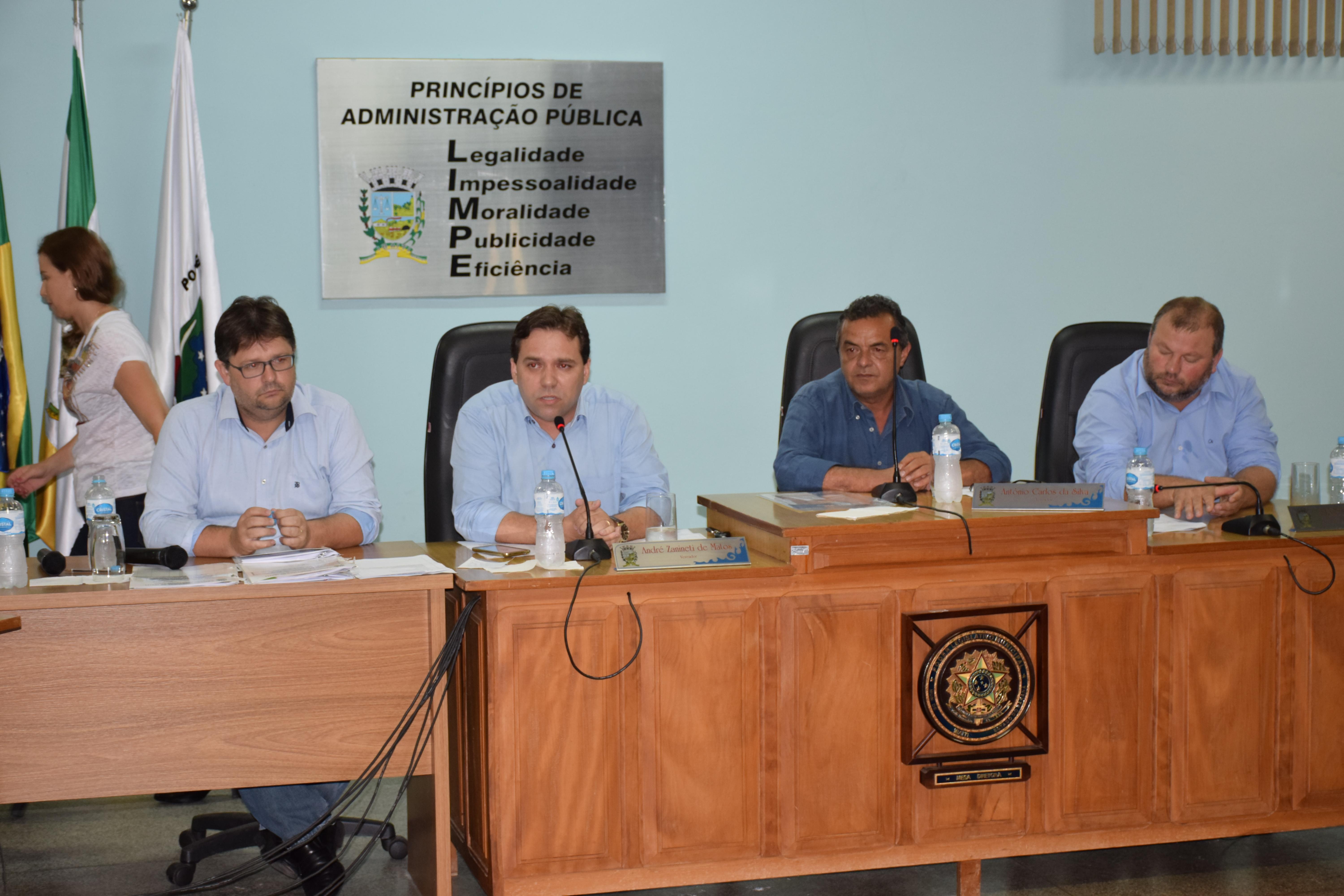 Prefeito revolta população com aumento de 100% no valor das diárias