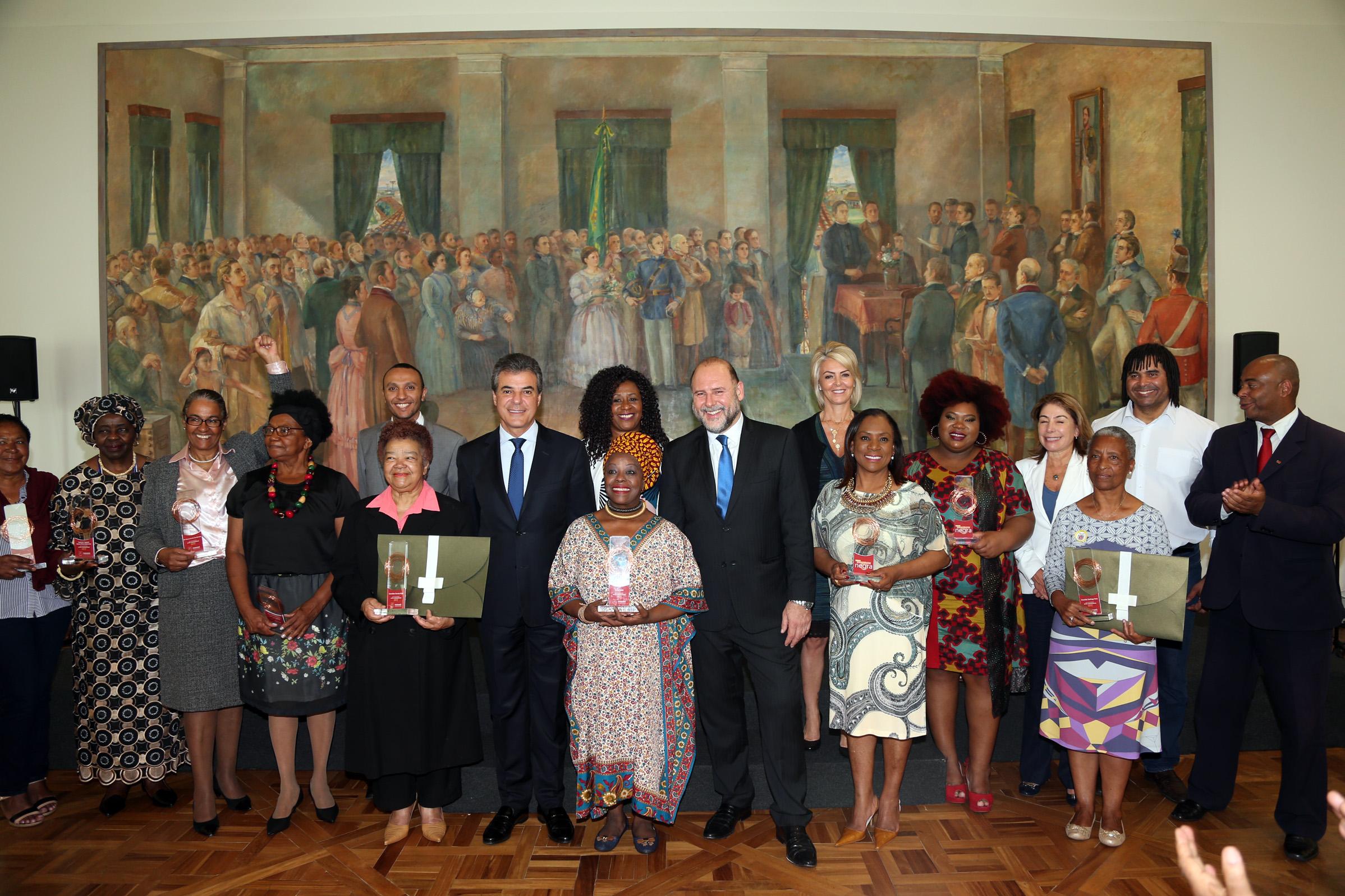 Estado homenageia mulheres que promovem a igualdade racial