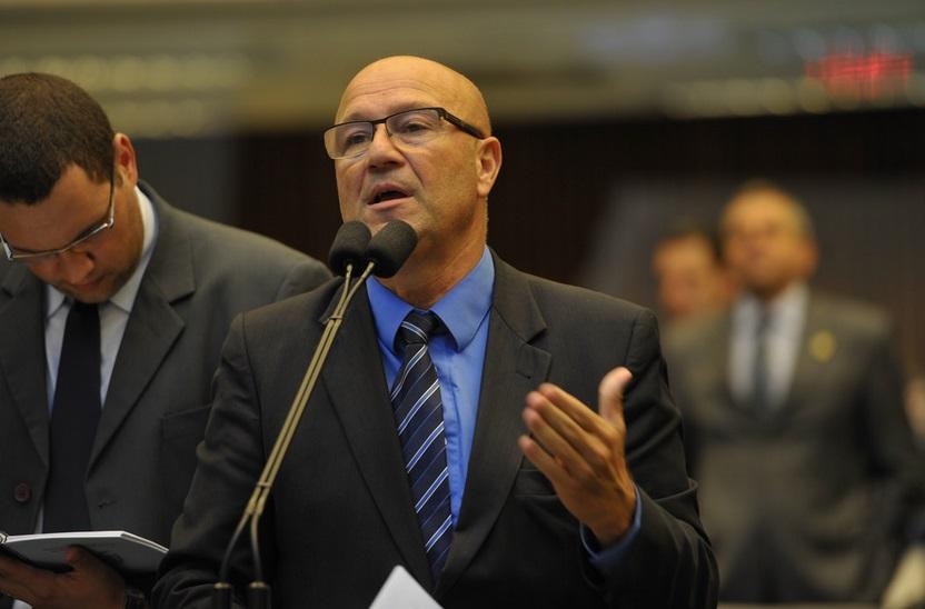 Investimento público: o Brasil despenca ladeira abaixo