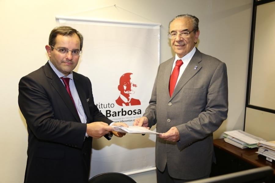 Conselheiro do TCE/PR registra chapa para concorrer à eleição do IRB