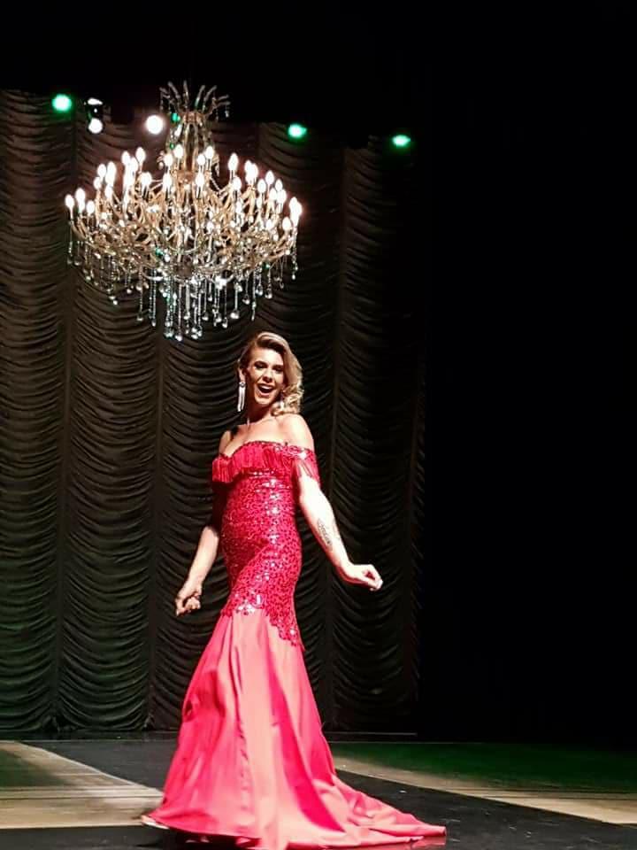 Modelo trans de Quatiguá vence concurso e se torna Miss Simpatia
