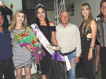 Nathalia Oliveira é a rainha da XV Festa da Uva de Japira