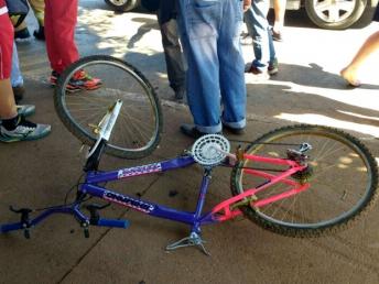 Ladrão ameaça criança e acaba linchado pela população