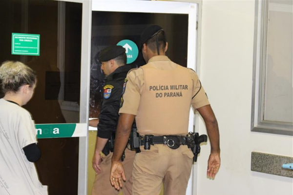 Mulher leva soco e resolve não denunciar o marido