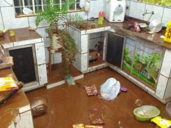 Mulher morre durante inundação em Cambará