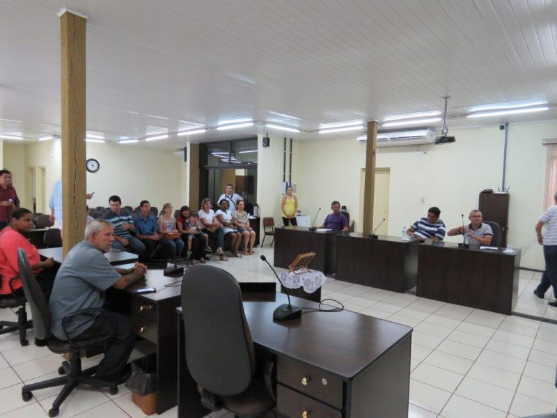 População se revolta contra projeto de lei que favorece o nepotismo