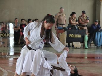 Mesmo com a chuva, festa do Dia das Crianças do 2º Batalhão foi um sucesso