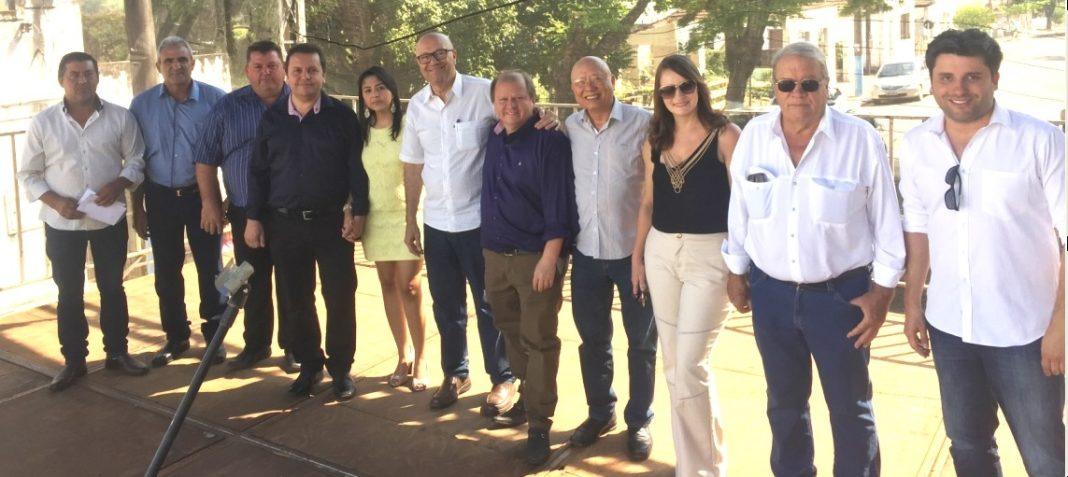 Moradores de Salto do Itararé se emocionam com desfile do aniversário de 57 anos