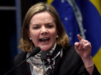 PCdoB está errado, diz Gleisi