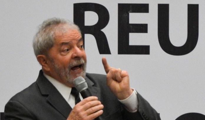 Lula volta a Curitiba como réu e aproveita para participar de ato público