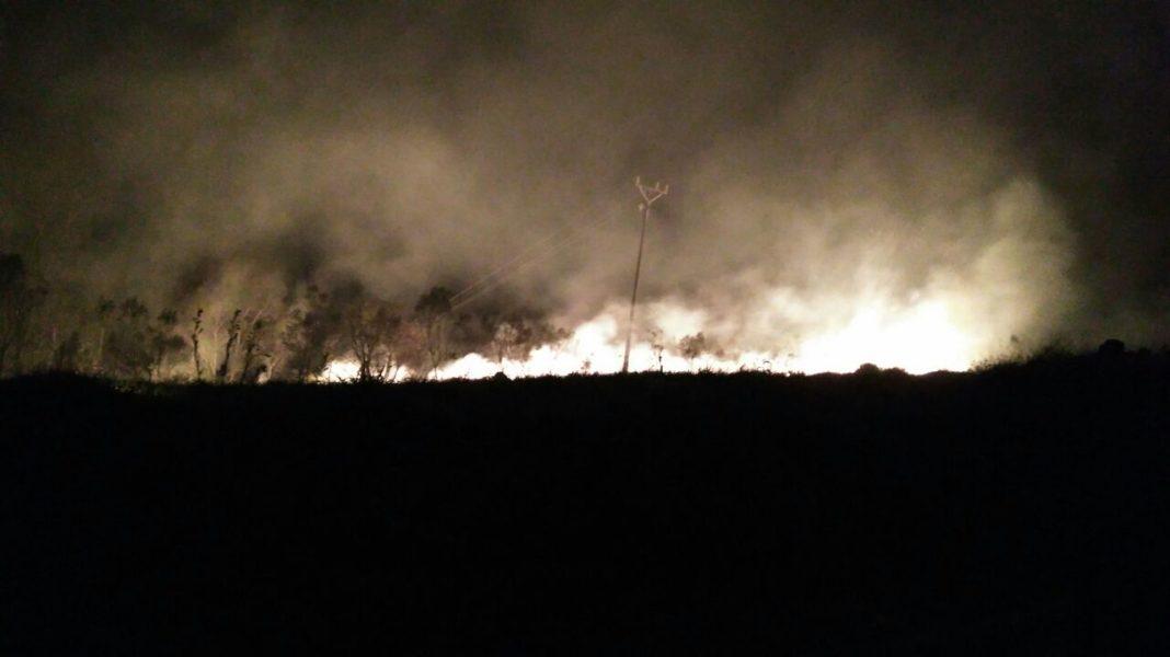 Defesa Civil atende dois incêndios na noite desta terça-feira