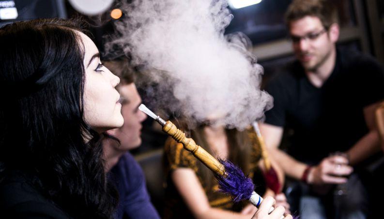 NARGUILÉ: atividade cada vez mais comum entre jovens transmite hepatite C e tuberculose