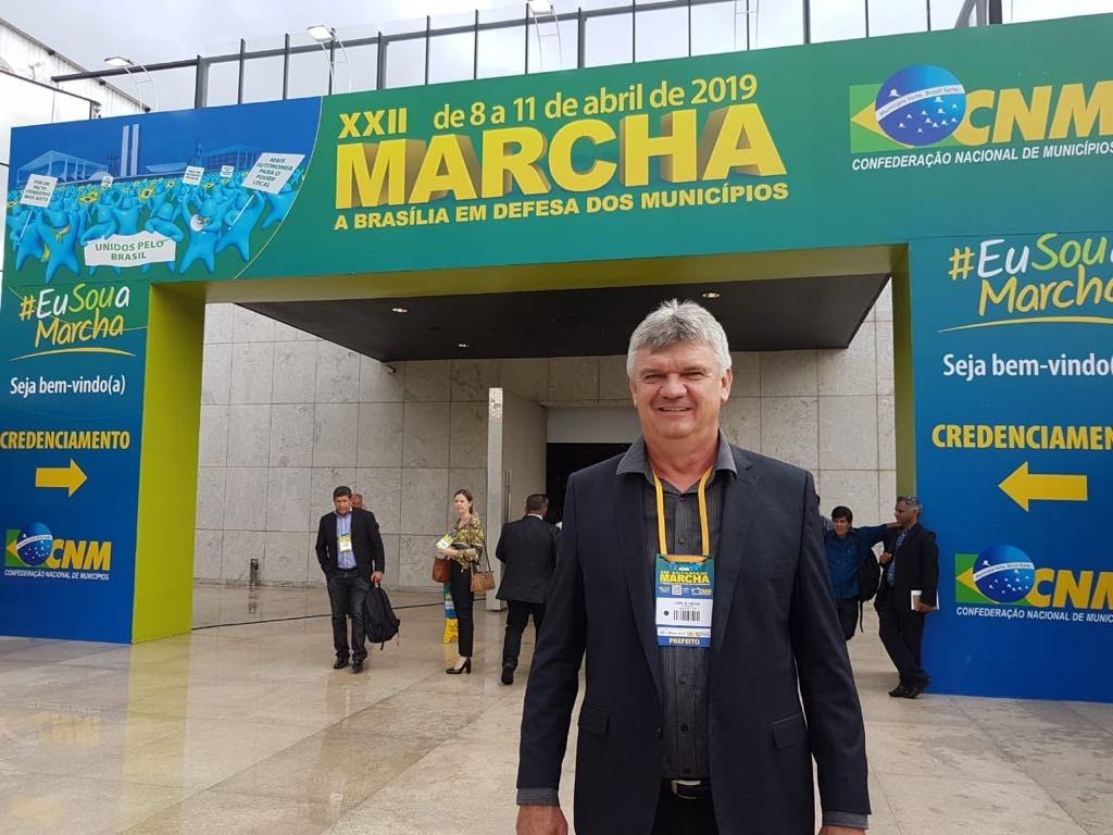 Prefeito de Jaguariaíva participa da XXII Marcha dos Prefeitos em Brasília