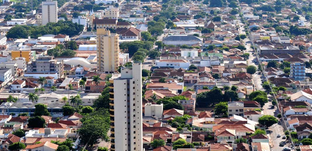 Em Santo Antônio da Platina adolescente coloca vida de pedestres em risco