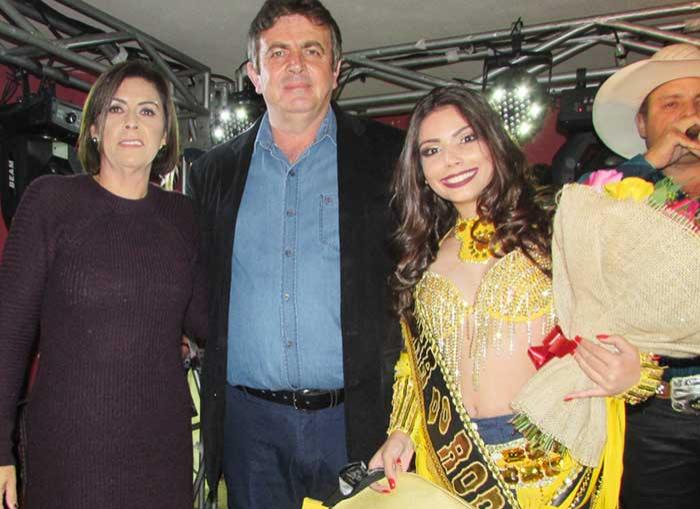 Baile da Rainha elege representante para Festa do Peão