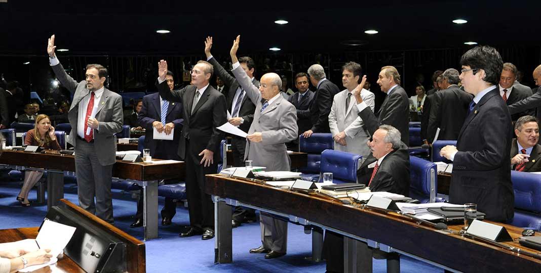 Comissão do Senado rejeita relatório da reforma trabalhista