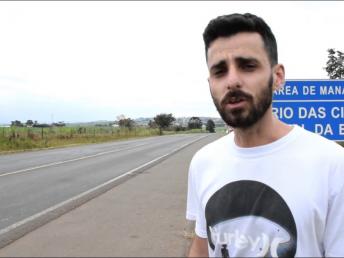 Motorista sobrevive milagrosamente à capotamento em Arapoti