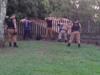 Rotam apreende jovem com drogas em Siqueira Campos